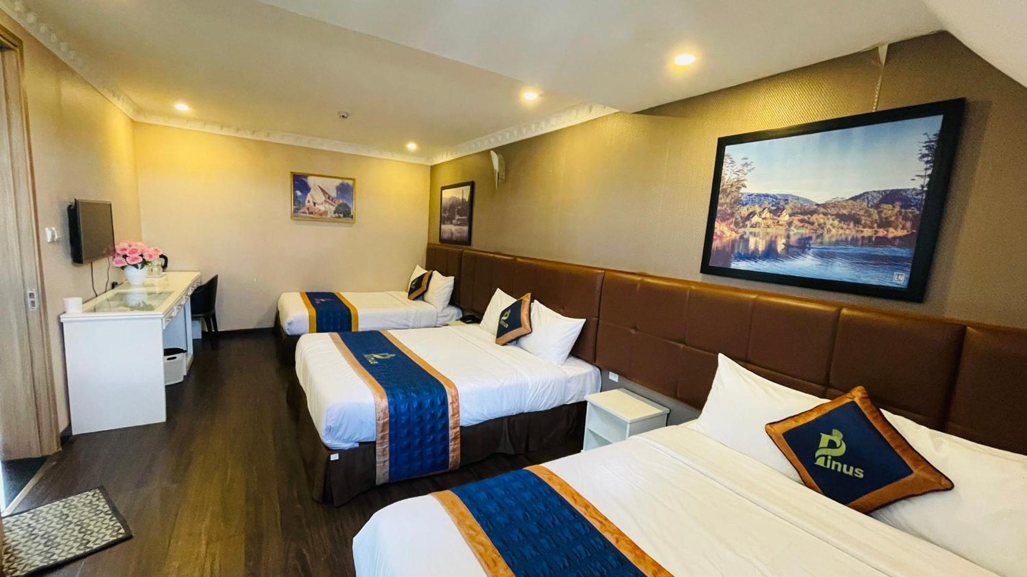 Pinus Hotel Da Lat Esterno foto