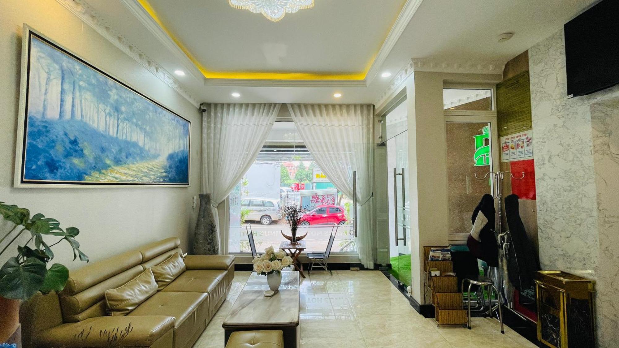 Pinus Hotel Da Lat Esterno foto
