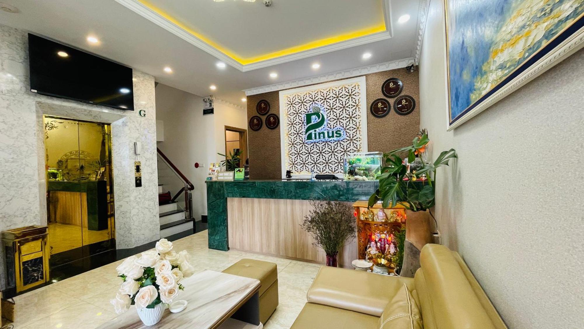 Pinus Hotel Da Lat Esterno foto