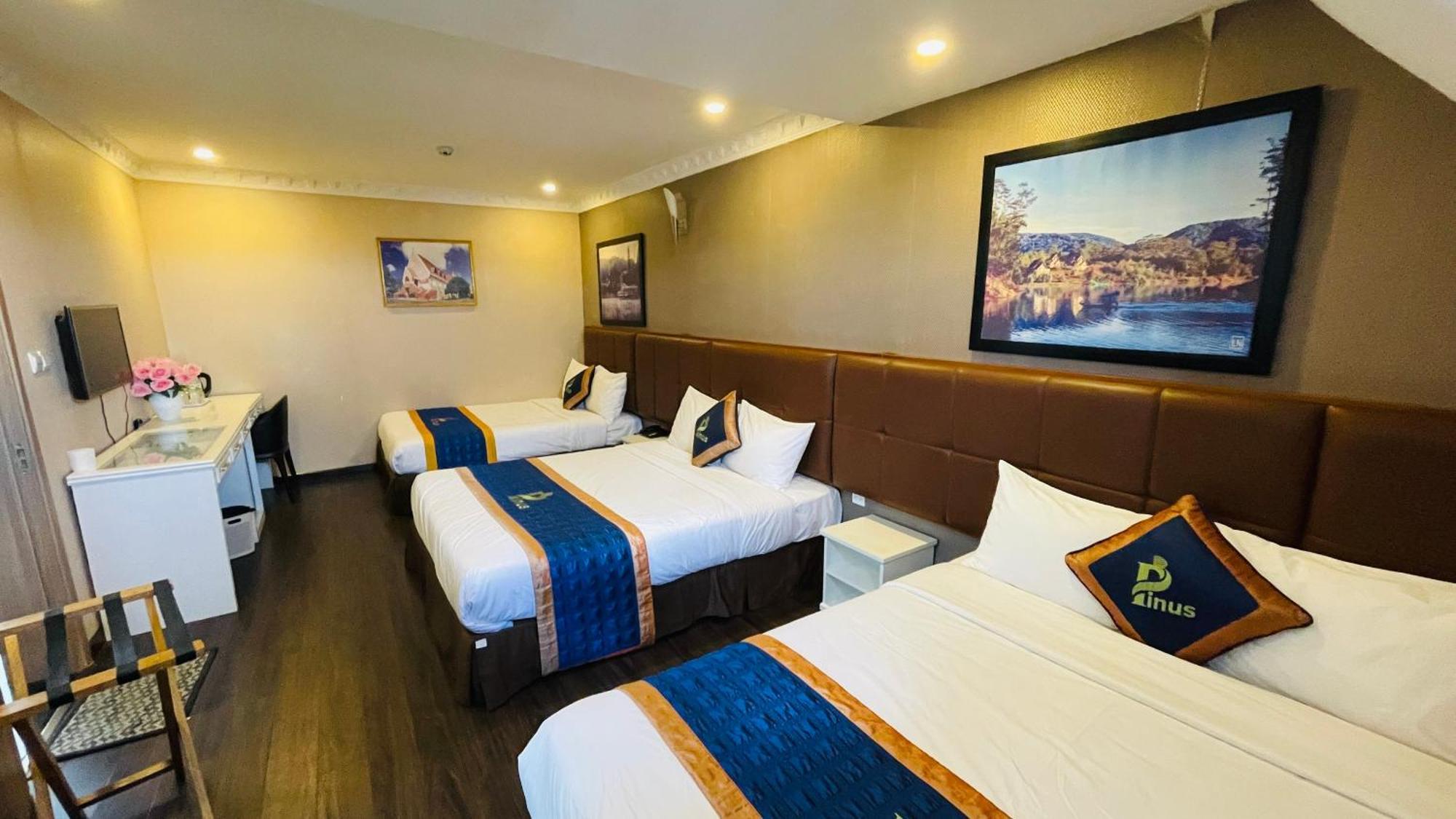 Pinus Hotel Da Lat Esterno foto